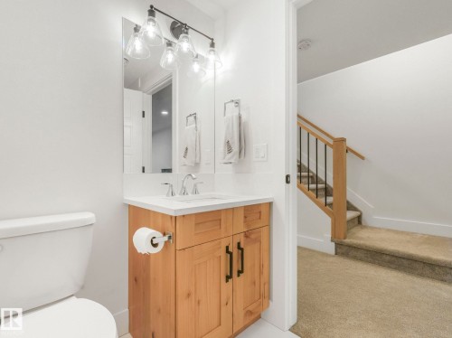 7215 May Road, Edmonton, AB - Indoor Photo Showing Bathroom