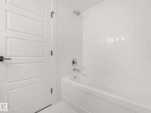 7215 May Road, Edmonton, AB - Indoor Photo Showing Bathroom