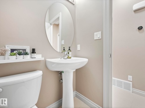 16412 12 Avenue, Edmonton, AB - Indoor Photo Showing Bathroom