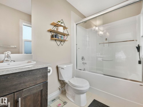 16412 12 Avenue, Edmonton, AB - Indoor Photo Showing Bathroom