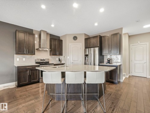 16412 12 Avenue, Edmonton, AB - Indoor Photo Showing Kitchen With Upgraded Kitchen