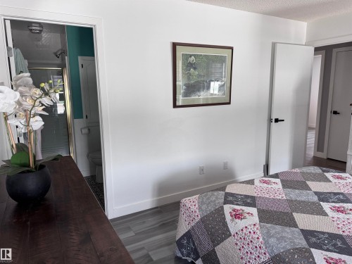 4332 43 Avenue, Drayton Valley, AB - Indoor Photo Showing Bedroom