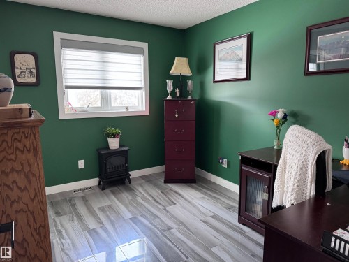 4332 43 Avenue, Drayton Valley, AB - Indoor