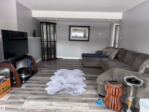 4332 43 Avenue, Drayton Valley, AB - Indoor Photo Showing Living Room