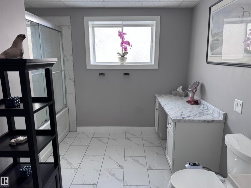 4332 43 Avenue, Drayton Valley, AB - Indoor Photo Showing Bathroom