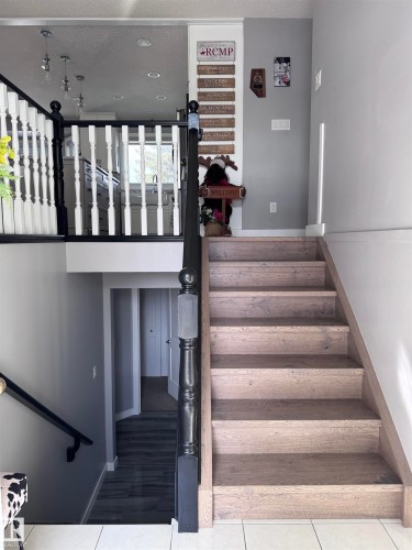 4332 43 Avenue, Drayton Valley, AB - Indoor Photo Showing Other Room