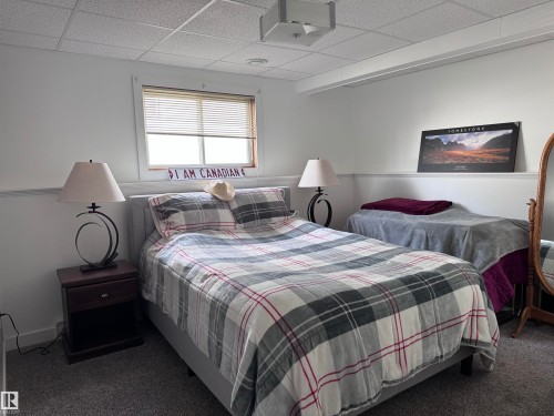 4332 43 Avenue, Drayton Valley, AB - Indoor Photo Showing Bedroom