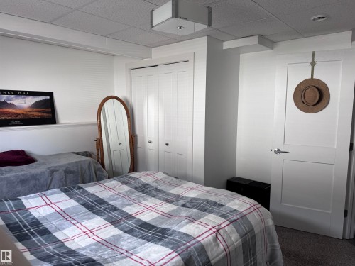 4332 43 Avenue, Drayton Valley, AB - Indoor Photo Showing Bedroom