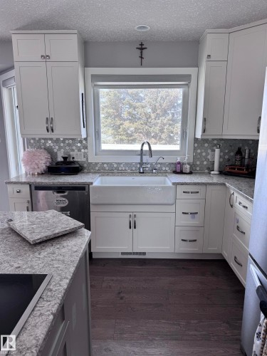 4332 43 Avenue, Drayton Valley, AB - Indoor Photo Showing Kitchen