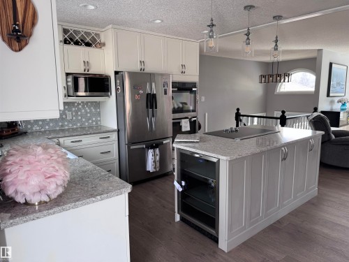 4332 43 Avenue, Drayton Valley, AB - Indoor Photo Showing Kitchen