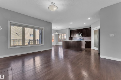 642 Adams Way, Edmonton, AB - Indoor