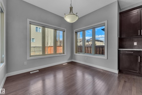 642 Adams Way, Edmonton, AB - Indoor Photo Showing Other Room