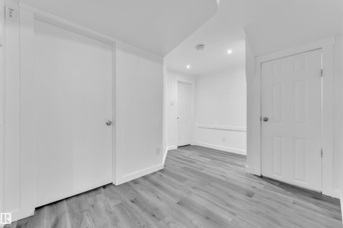 642 Adams Way, Edmonton, AB - Indoor Photo Showing Other Room
