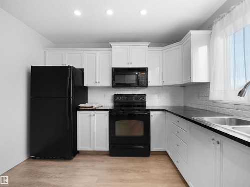 1509 76 Street, Edmonton, AB - Indoor Photo Showing Kitchen