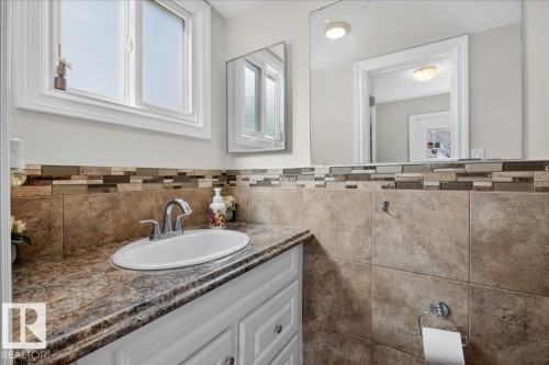 15603 122 Street, Edmonton, AB - Indoor Photo Showing Bathroom