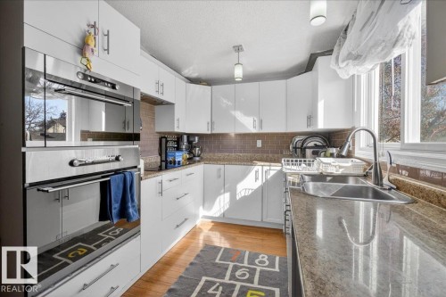 15603 122 Street, Edmonton, AB - Indoor Photo Showing Kitchen With Double Sink With Upgraded Kitchen