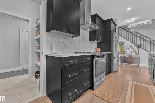 4104 6 Avenue, Edmonton, AB - Indoor Photo Showing Kitchen