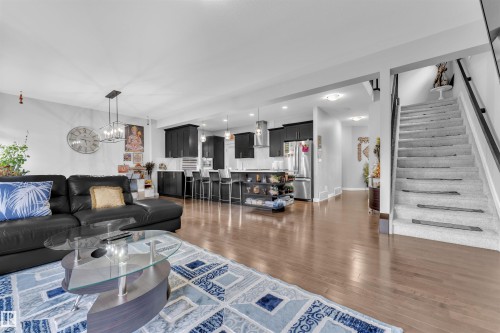 4104 6 Avenue, Edmonton, AB - Indoor Photo Showing Living Room
