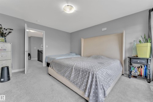 4104 6 Avenue, Edmonton, AB - Indoor Photo Showing Bedroom
