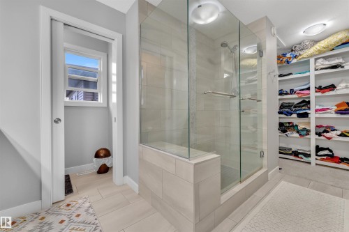 4104 6 Avenue, Edmonton, AB - Indoor Photo Showing Bathroom