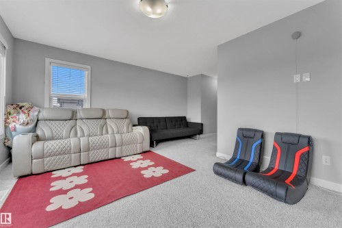 4104 6 Avenue, Edmonton, AB - Indoor Photo Showing Living Room