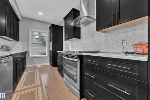 4104 6 Avenue, Edmonton, AB - Indoor Photo Showing Kitchen
