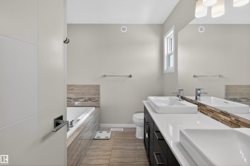 17311 49 Street, Edmonton, AB - Indoor Photo Showing Bathroom