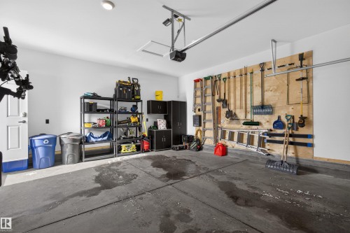 17311 49 Street, Edmonton, AB - Indoor Photo Showing Garage