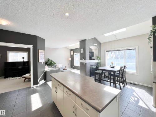 1007 Goodwin Crest, Edmonton, AB - Indoor