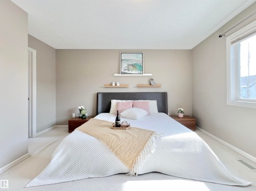 1007 Goodwin Crest, Edmonton, AB - Indoor Photo Showing Bedroom