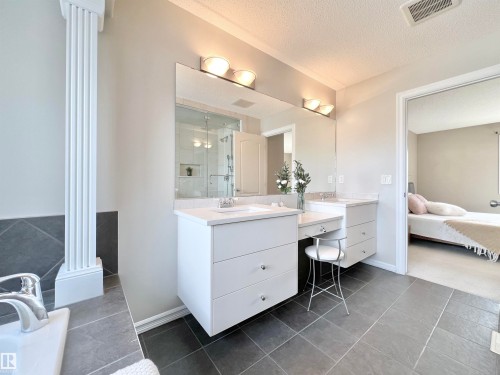 1007 Goodwin Crest, Edmonton, AB - Indoor Photo Showing Bathroom