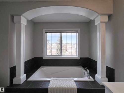 1007 Goodwin Crest, Edmonton, AB - Indoor Photo Showing Bathroom