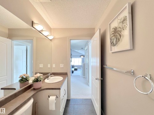 1007 Goodwin Crest, Edmonton, AB - Indoor Photo Showing Bathroom