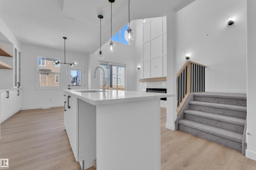 3610 40 Avenue, Beaumont, AB - Indoor Photo Showing Kitchen
