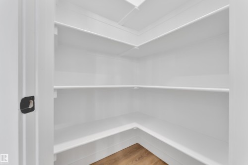 3610 40 Avenue, Beaumont, AB - Indoor With Storage