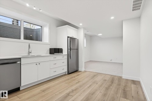 9705 68 Avenue, Edmonton, AB - Indoor