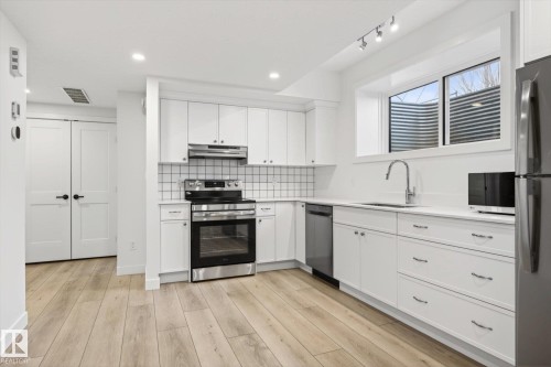 9705 68 Avenue, Edmonton, AB - Indoor Photo Showing Kitchen