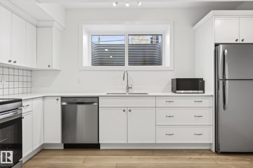 9705 68 Avenue, Edmonton, AB - Indoor Photo Showing Kitchen