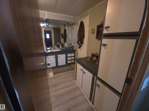 4502 48 Avenue, Thorsby, AB - Indoor