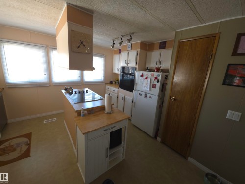 4502 48 Avenue, Thorsby, AB - Indoor Photo Showing Kitchen