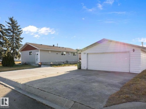 14736 122 Street, Edmonton, AB - Outdoor