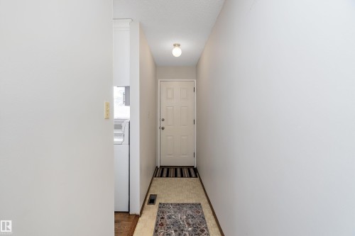 6736 31A Avenue, Edmonton, AB - Indoor Photo Showing Other Room