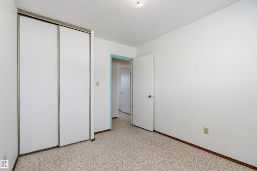 6736 31A Avenue, Edmonton, AB - Indoor Photo Showing Other Room