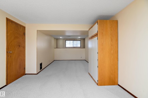 6736 31A Avenue, Edmonton, AB - Indoor Photo Showing Other Room