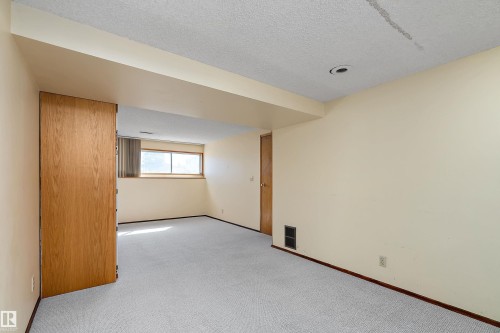 6736 31A Avenue, Edmonton, AB - Indoor Photo Showing Other Room
