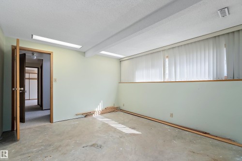 6736 31A Avenue, Edmonton, AB - Indoor Photo Showing Other Room