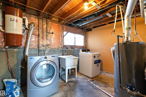 6736 31A Avenue, Edmonton, AB - Indoor Photo Showing Laundry Room