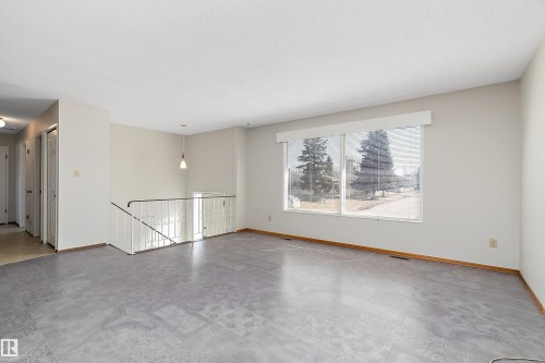 6736 31A Avenue, Edmonton, AB - Indoor Photo Showing Other Room