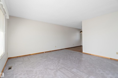 6736 31A Avenue, Edmonton, AB - Indoor Photo Showing Other Room