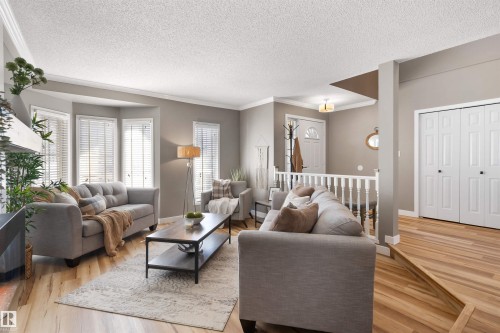 18 PARKWOOD Drive  St. Albert, AB T8N 5L3